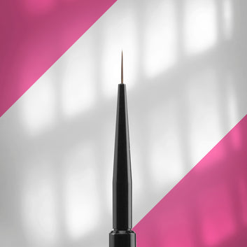 Detaliu varf subtire pensula liner STALEKS EXPERT NBE-01 1mm pentru nail art de precizie
