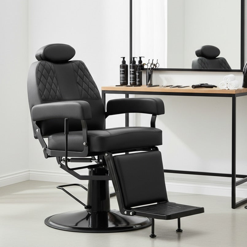 Fotoliu profesional barber Nestor amplasat într-un salon modern de frizerie și barber shop