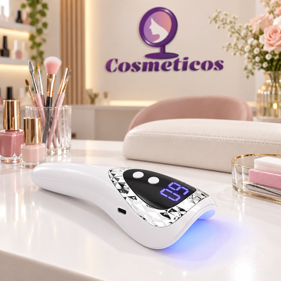 Mini lampa UV LED 18W cu acumulator si display digital, pe o masa de manichiura, in decor de salon Cosmeticos.