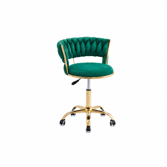 Scaun profesional pentru salon tapitat in catifea verde smarald, cu spatar matlasat, piston pe gaz si baza metalica cu roti de culoare aurie, pe fundal alb.