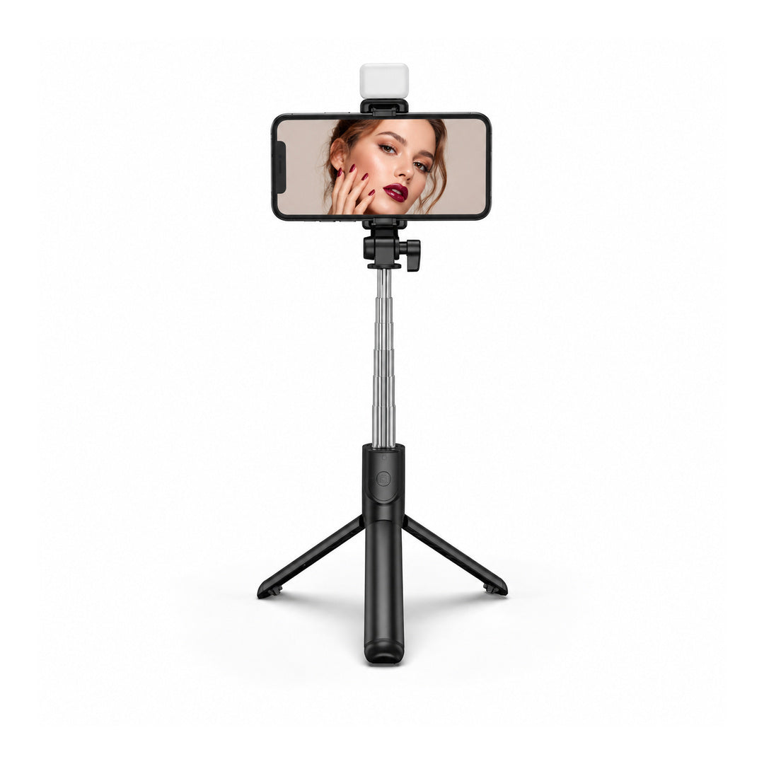 Selfie stick cu trepied deschis și telefon poziționat orizontal, pentru fotografii și filmări ale lucrărilor de manichiură.