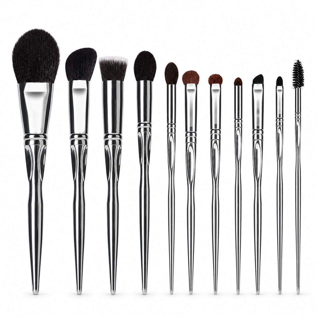 Set 11 pensule profesionale Silver Touch, cu pensulă pentru fond de ten, pudră, fard, eyeliner, buze și perie pentru sprâncene.